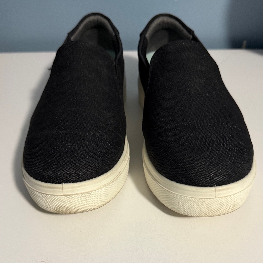 Dr. Scholl's Women's Black Canvas Sneakers